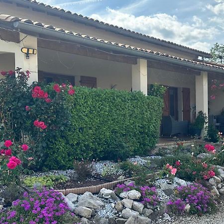 Appartement Mansarde Et Climatise 50 M2 Pompignan  المظهر الخارجي الصورة