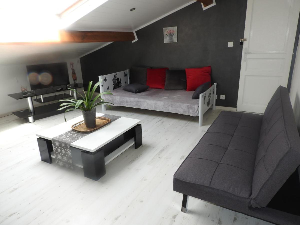 Appartement Mansarde Et Climatise 50 M2 Pompignan  المظهر الخارجي الصورة