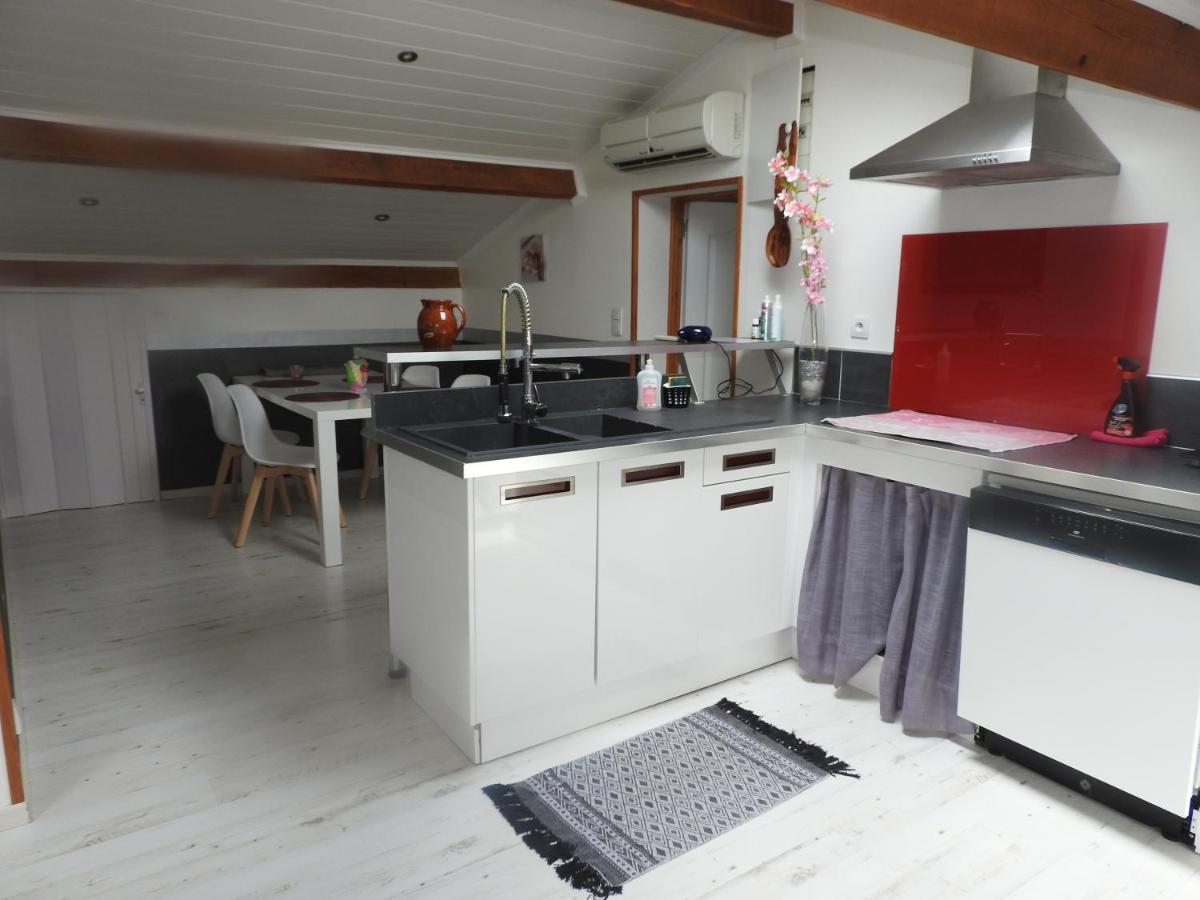 Appartement Mansarde Et Climatise 50 M2 Pompignan  المظهر الخارجي الصورة