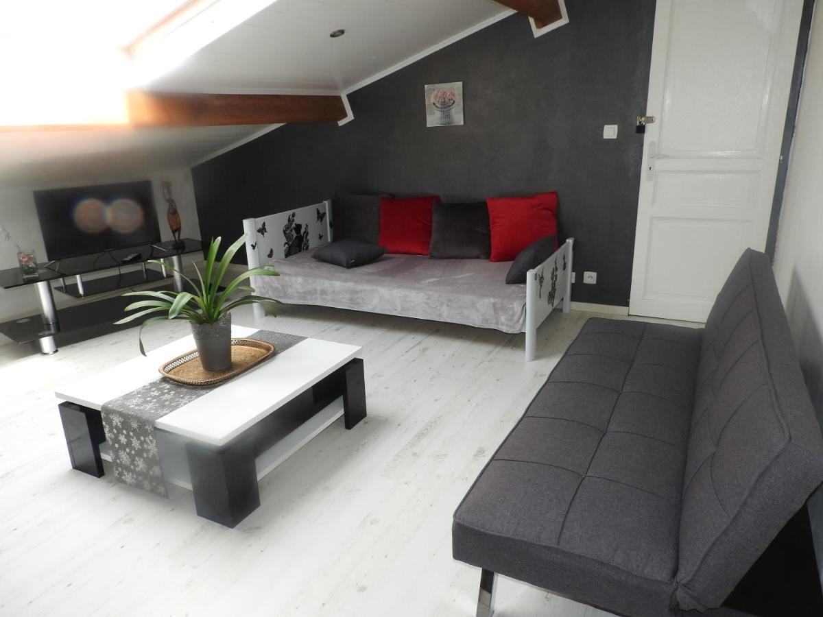 Appartement Mansarde Et Climatise 50 M2 Pompignan  المظهر الخارجي الصورة