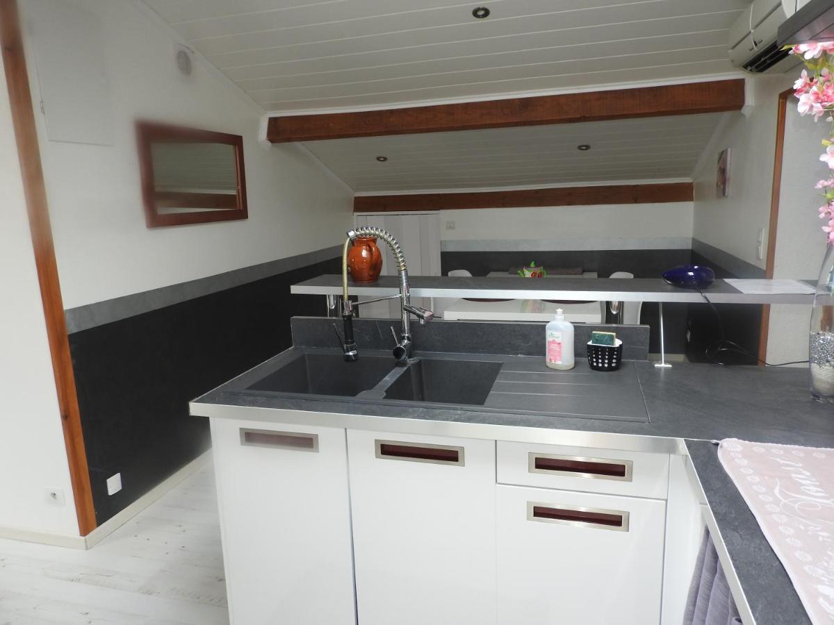 Appartement Mansarde Et Climatise 50 M2 Pompignan  المظهر الخارجي الصورة