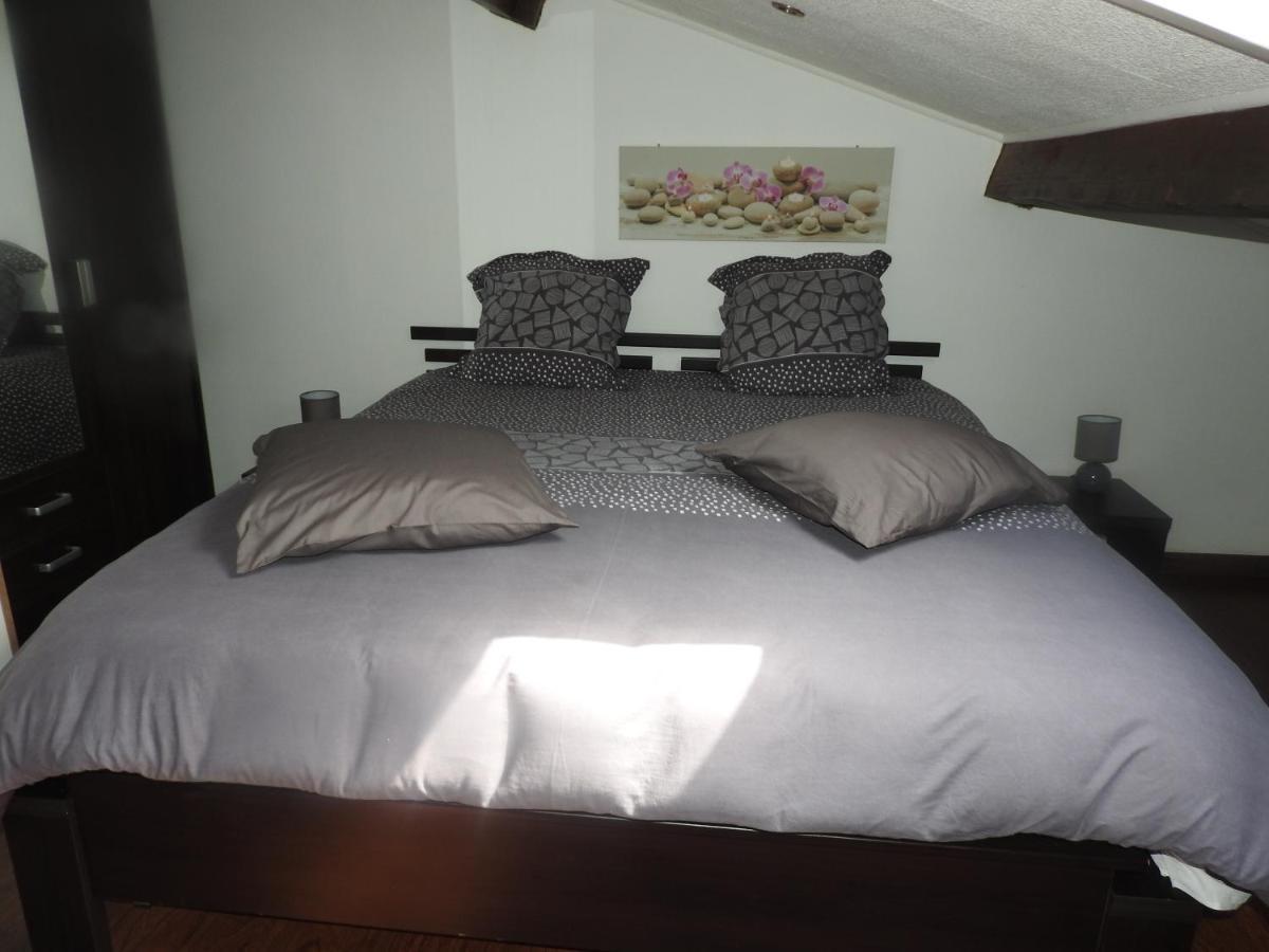 Appartement Mansarde Et Climatise 50 M2 Pompignan  المظهر الخارجي الصورة